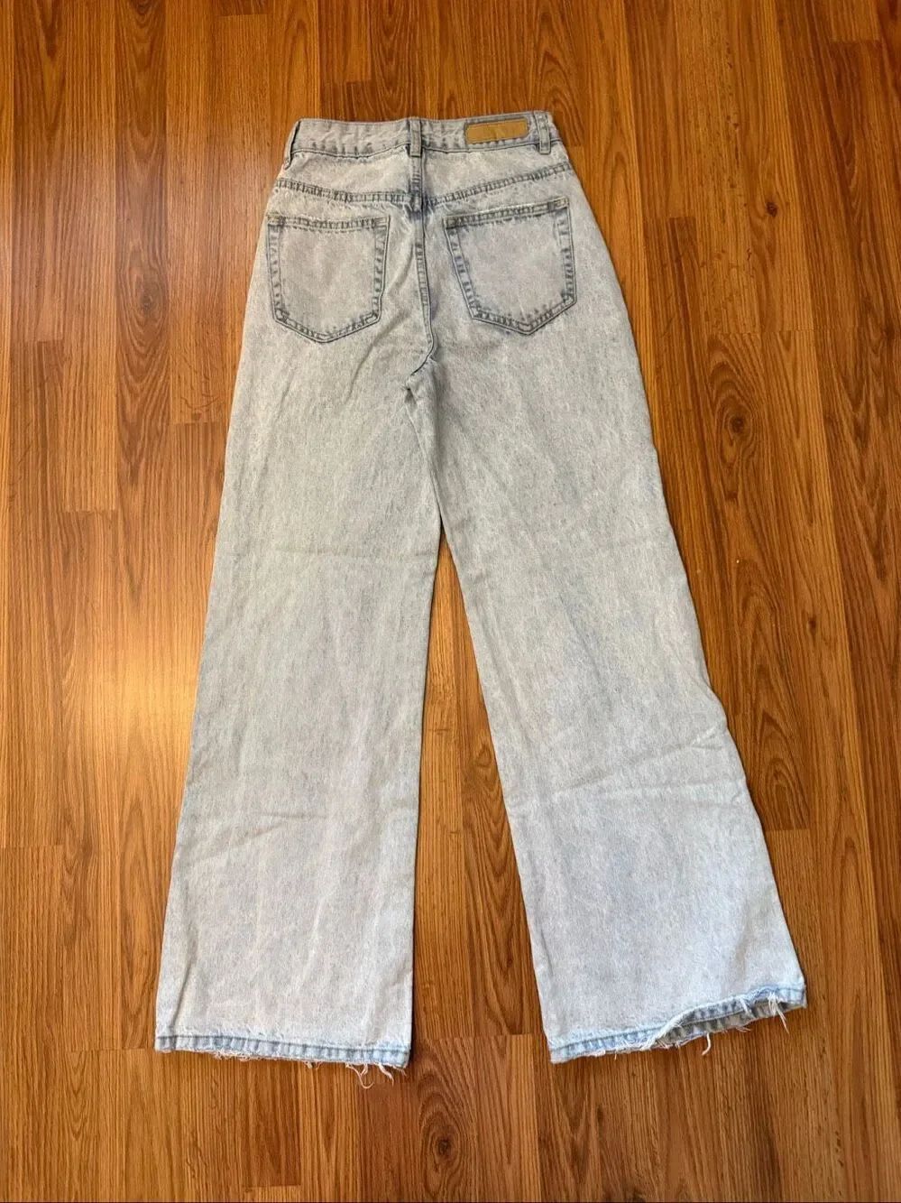 Cotton On Women's Acid Wash High Rise Long Wide Leg Jeans Light Blue Size 4 - Picture 2 of 7